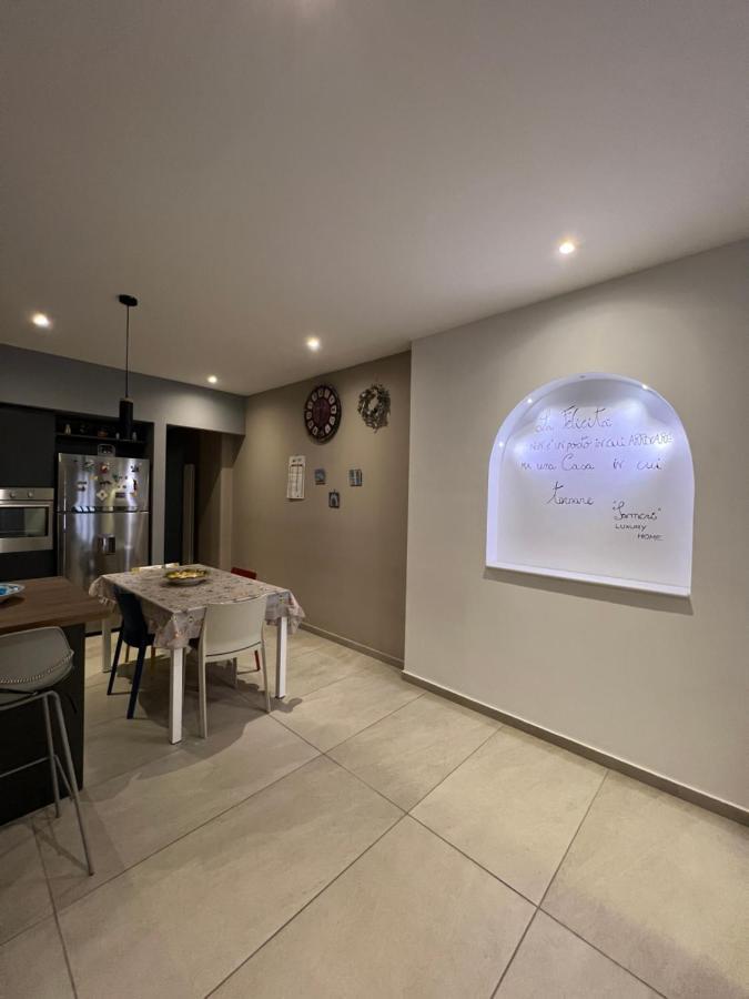 Samcri Luxury Home Катания Екстериор снимка